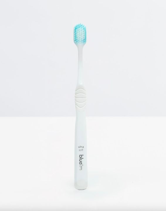 Bluem Bluem toothbrush day to day